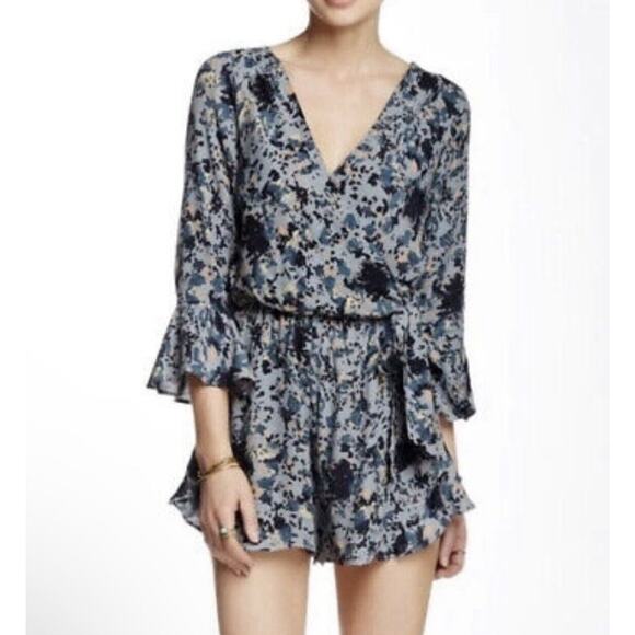 Free People Viscose All The Right Ruffles Romper Size Small - Picture 1 of 7